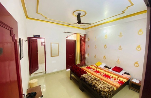 Mohangarh Hotel | JC Guest housenIt is located in Lucknow. there are many facility are available.