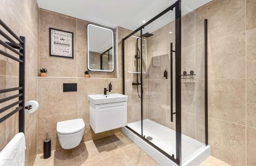 Addiscombe Apartment | JD Apartments - Urban Retreat with Patio