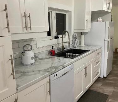Lewisporte House | Jeans Place A Hot tub Oasis