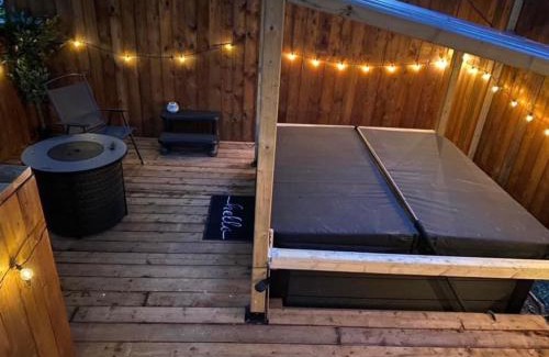 Lewisporte House | Jeans Place A Hot tub Oasis