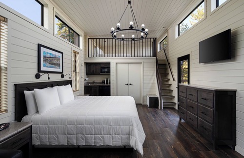 Larkspur Hotel | Jellystone Park at Larkspur