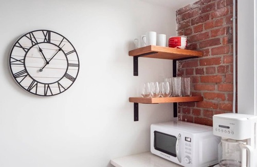 College Hill Apartment | Jennifer’s Stylish Downtown Brick Foundry Escape