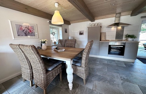 Grellsbull House | Jeppe Hus, Hunde Willkommen, Eingezäunt, Kamin, Wlan, Nordseenähe, Reetdach