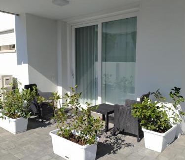 Lido di Jesolo Apartment | Jesolo Appartamenti F2 - Coral Red
