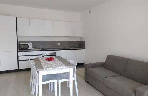 Lido di Jesolo Apartment | Jesolo Appartamenti F2 - Coral Red