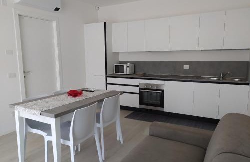 Lido di Jesolo Apartment | Jesolo Appartamenti F2 - Coral Red