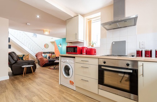 Hull Apartment | Jesouth Mezzanine Suite 💫 Comfy 💫Homey💫Pleasant