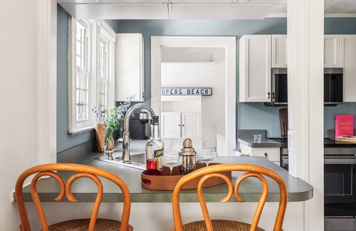 Hampton Bays House | Jewel Box Hampton Bays Cottage