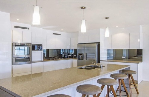 Ettalong Beach Apartment | JEWEL - WATERFRONT LUXURY - UNLIMITED WIFI