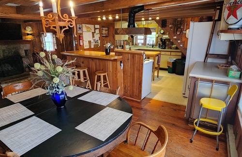 Luray Cabin | Jewell Hollow Homestead | 3 Bed, 2 Bath