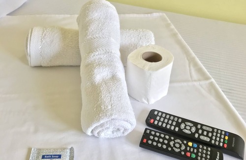 Tagaytay Hotel | Jhunlyn Rooms for Rent Tagaytay