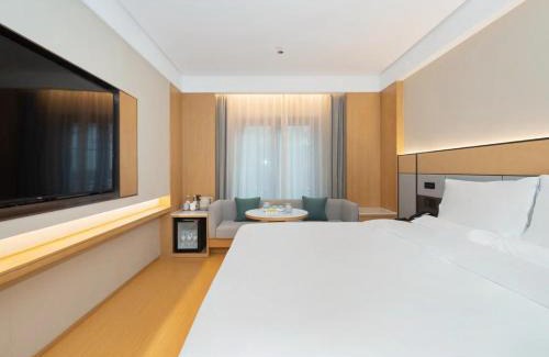 Pudong Hotel | JI Hotel Shanghai International Tourism Chongxi Road