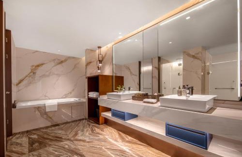 Jiangshan Hotel | Jiangshan Haiwaihai Grand Hotel
