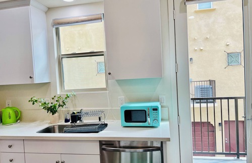 Alhambra House | Jie's 2b Stoneman Suites Alhambra