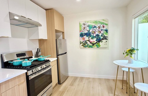 Pasadena House | Jie's choice- New! 2b1b The Mar Vista Retreat