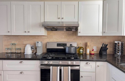 Mayflower Village House | Jie’s choice 3b single house with large backyard