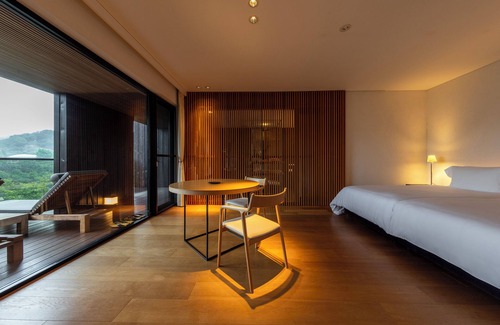 Tobe-cho Hotel | JIJIJIN Mastsuyama