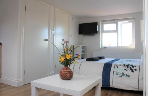 Jubilee Apartment | Jing's Loft Converted Studio