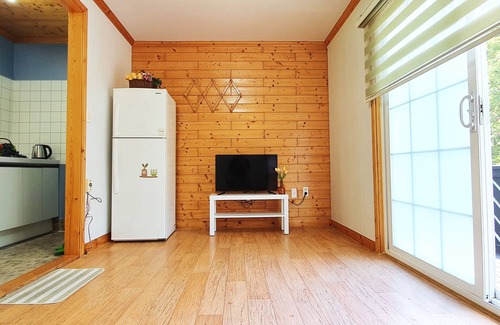 Hamyang Cabin | Jirisan Yeonriji Pension