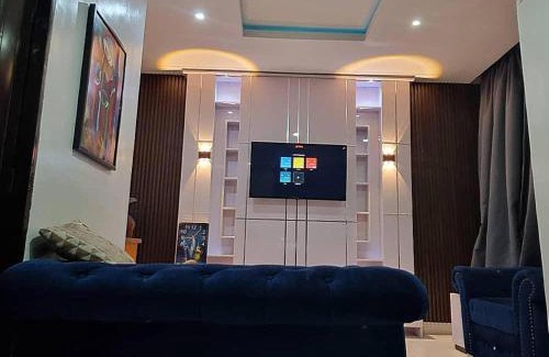 Ikotun Apartment | JKA 1-BEDROOM-Apart 24HRS POWER Unlimited WIFI , GARDEN PATIO AREA ,FREE DAILY HOUSEKEEPING