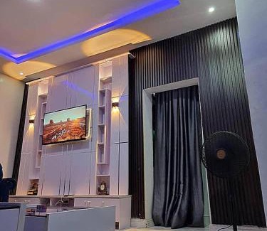 Ikotun Apartment | JKA 1-BEDROOM-Apart 24HRS POWER Unlimited WIFI , GARDEN PATIO AREA ,FREE DAILY HOUSEKEEPING