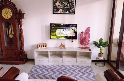 Dinoyo Villa | JOBO Guest House 4BR