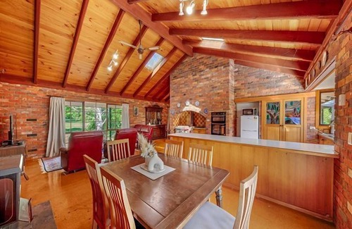 Porepunkah Apartment | John's River Retreat