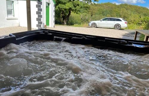 Lettermacaward House | John the mills cottage spaHot tub private beach