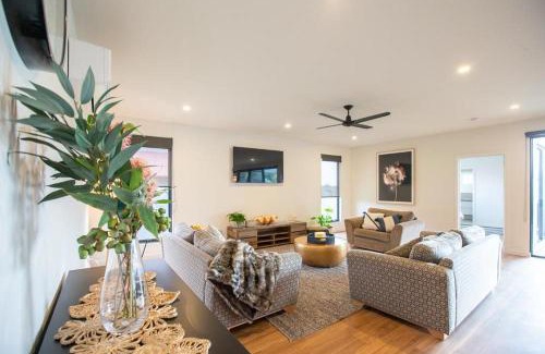 Waterhouse House | Johnnies