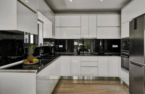 Neromilos Villa | Johnny's White Luxury Villa