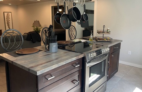 Darfork Apartment | Johnson Place 204, Spacious and Modern