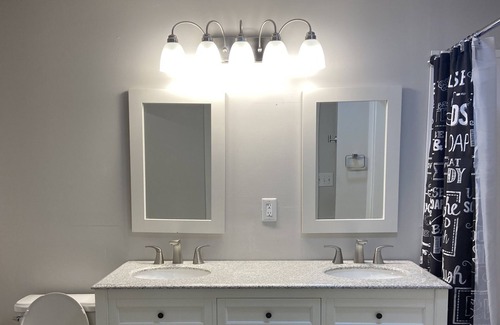 Darfork Apartment | Johnson Place 204, Spacious and Modern