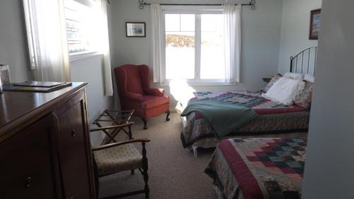 Hermanville Hotel | Johnson Shore Inn