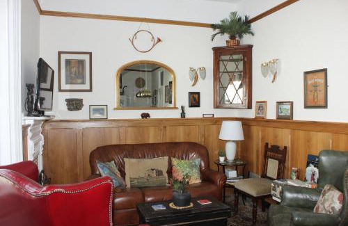 Kinvara Apartment | Johnston House: Historic Village Retreat