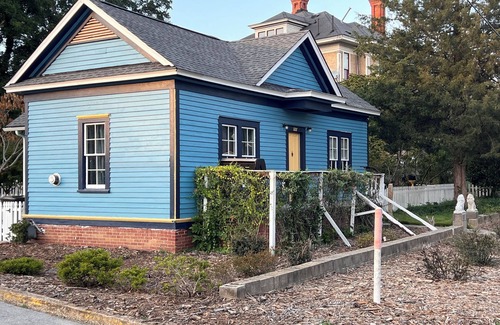 Newberry House | Johnstone-Rutherford Cottage