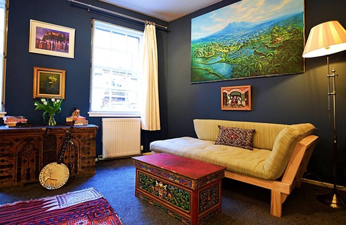 Old Town Apartment | JOIVY Bohemian Writers Retreat in Heart of The Old Town