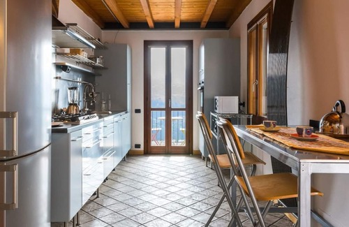 Cernobbio Apartment | JOIVY Spacious 2 BR Apt with terrace in Cernobbio