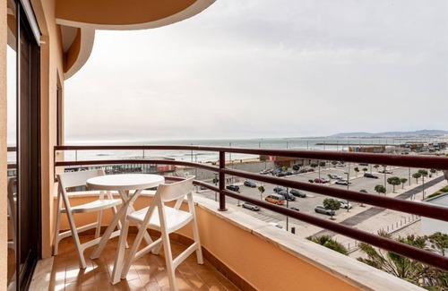 Costa de Caparica Apartment | JOIVY Vibrant 2-bed flat w/balcony