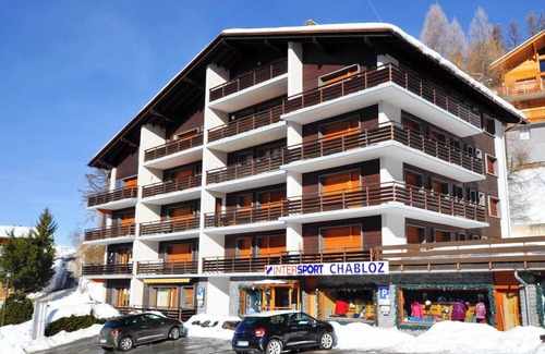 St. Luc Apartment | Joli appartement de 4 pièces entièrement rénové, dans un immeuble à l'entrée du village, à proximité