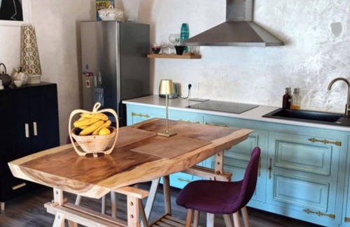 Mirepeisset Cottage | 'Joli Gîte' holiday home with private terrace, Wi-Fi and air conditioning