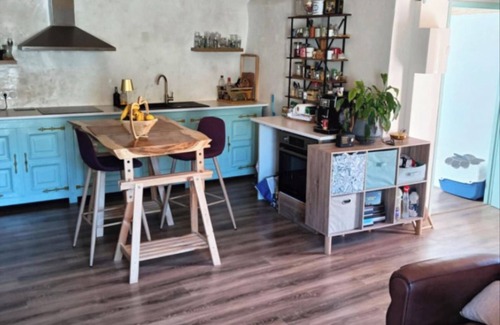 Mirepeisset Cottage | 'Joli Gîte' holiday home with private terrace, Wi-Fi and air conditioning