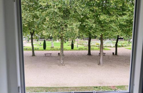 Lisieux Apartment | JOLI MANSARDÉ au Calme - Le Jardin de l'Evêché a votre Fenêtre