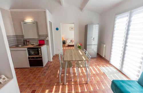 Chateauneuf-de-Gadagne House | Joli Studio 36m2 tout confort
