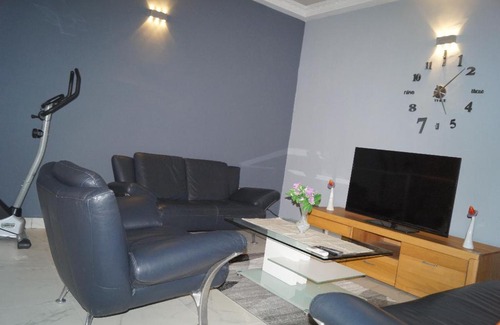 Douala Apartment | Joli studio climatisé à Logbessou - IUC