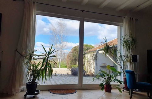 Dammartin-sur-Tigeaux House | Jolie Maison Haut de Gamme Avec Piscine Chauffée et Belle vue sur Nature
