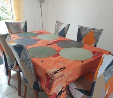 Douarnenez House | Jolie maison de vacances avec terrasse pour 6 pers, à 2 mn des plages, centre ville et toutes commodités