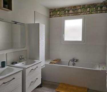 Esnandes Villa | Jolie maison neuve avec piscine