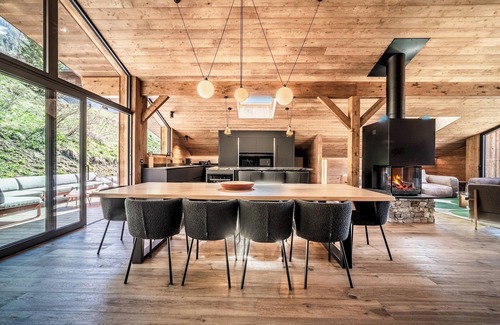 Chatel Ski Chalet | Jolimont - Elegant Alpine Chalet in Châtel