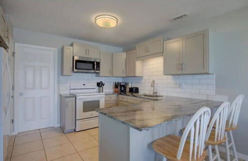 McCutcheon Field House | Jolly Roger- Oceanfront - Pet Friendly-Linens and Beach Towels provided