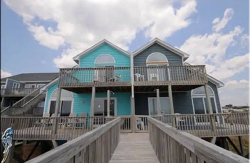 McCutcheon Field House | Jolly Roger- Oceanfront - Pet Friendly-Linens and Beach Towels provided